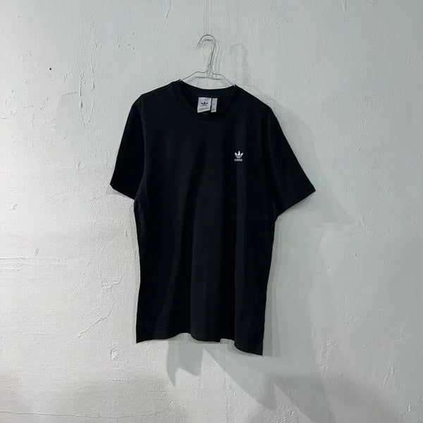 [BUNJANG] Adidas Black and White Short Sleeve T-Shirt Size 105 / 아디다스 검흰 반팔티 105