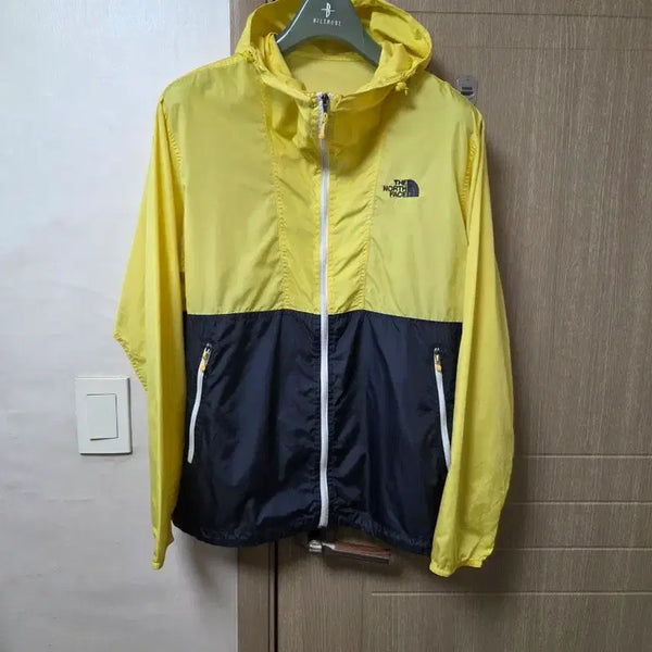 [BUNJANG] The North Face Lightweight Windbreaker Jacket L (100) / 노스페이스 경량 바람막이 100