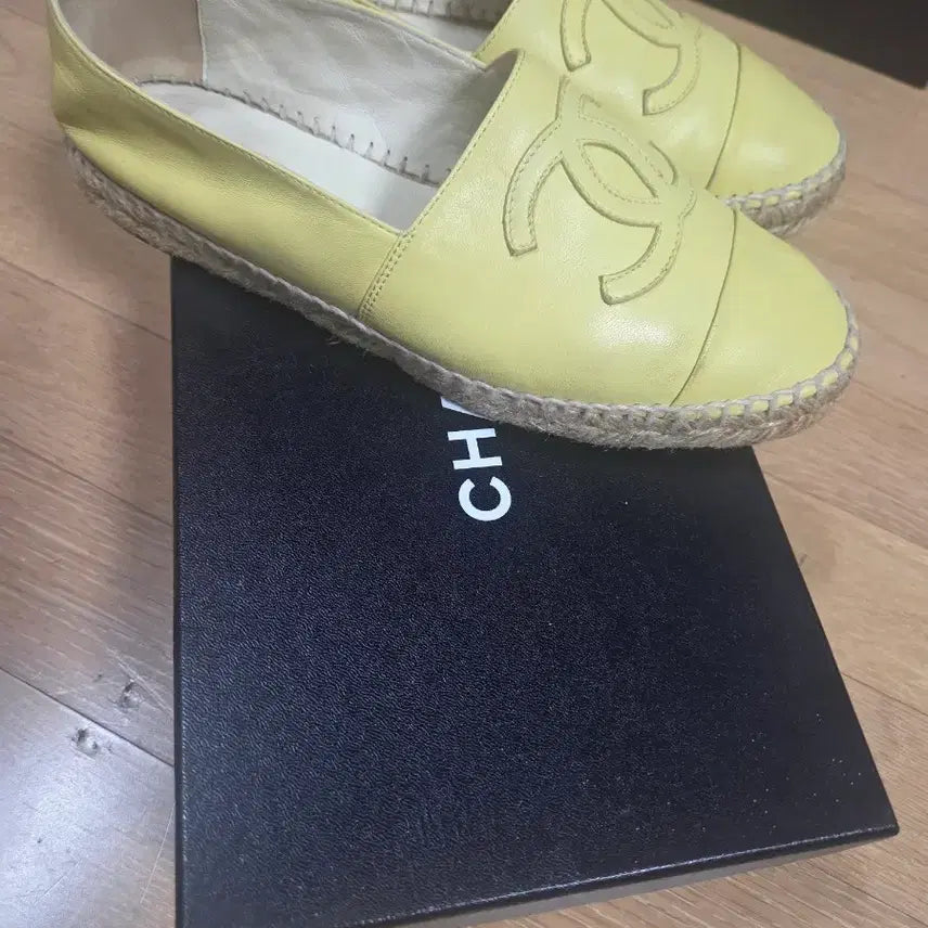 [BUNJANG] Chanel Espadrilles Yellow Size 38 / 샤넬 에스파듀 연노랑 38