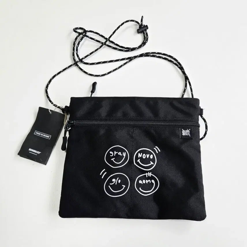 [BUNJANG] Brownbreath Smiley Black Crossbag / 브라운브레스 스마일리 블랙 크로스백 새상품입니다