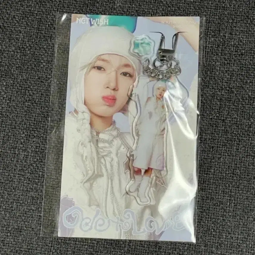 [BUNJANG] Sakura Sealed Acrylic Keyring Popup MD / 미개봉) 사쿠야 아크릴 키링 팝업md