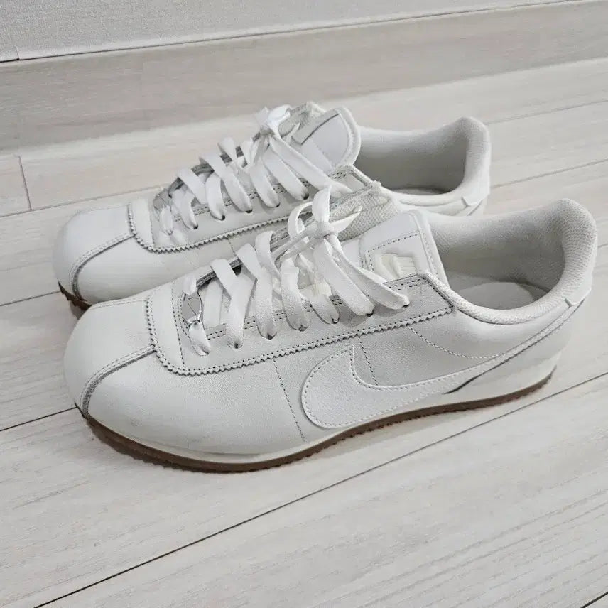 [BUNJANG] Nike Cortez SE White Women's US 7.5 / 나이키 코르테즈 SE 화이트 W275