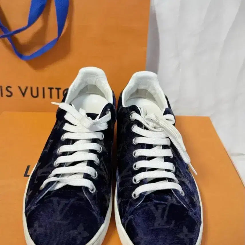 [BUNJANG] Louis Vuitton Monogram Velvet Sneakers Navy Size 37 / LOUIS VUITTON 루이비통 모노그램 벨벳 스니커즈