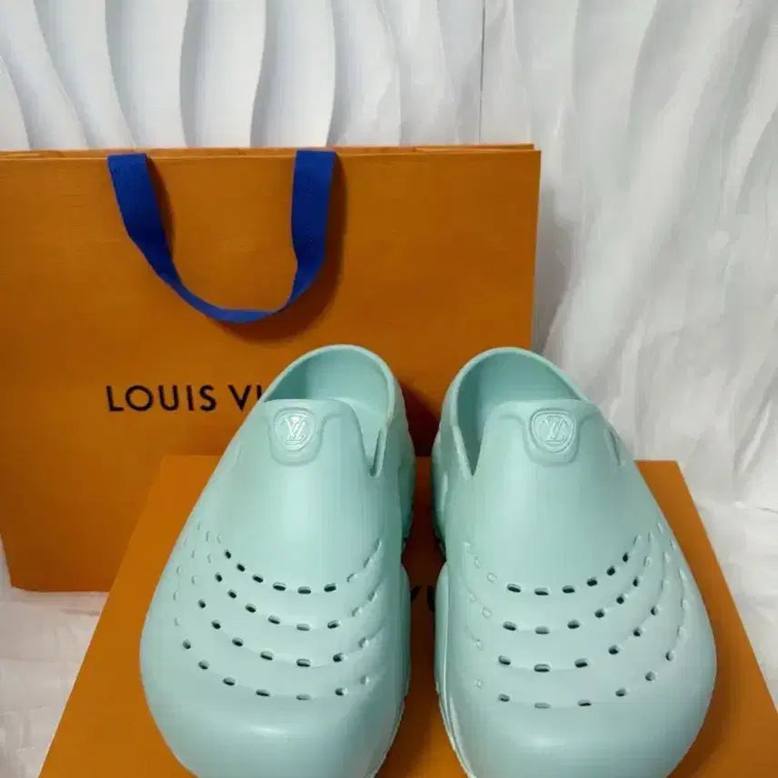 [BUNJANG] Louis Vuitton LV Shark Clogs Tiffany Mint Men's Size 7 / LOUIS VUITTON 루이비통 LV 샤크 클로그