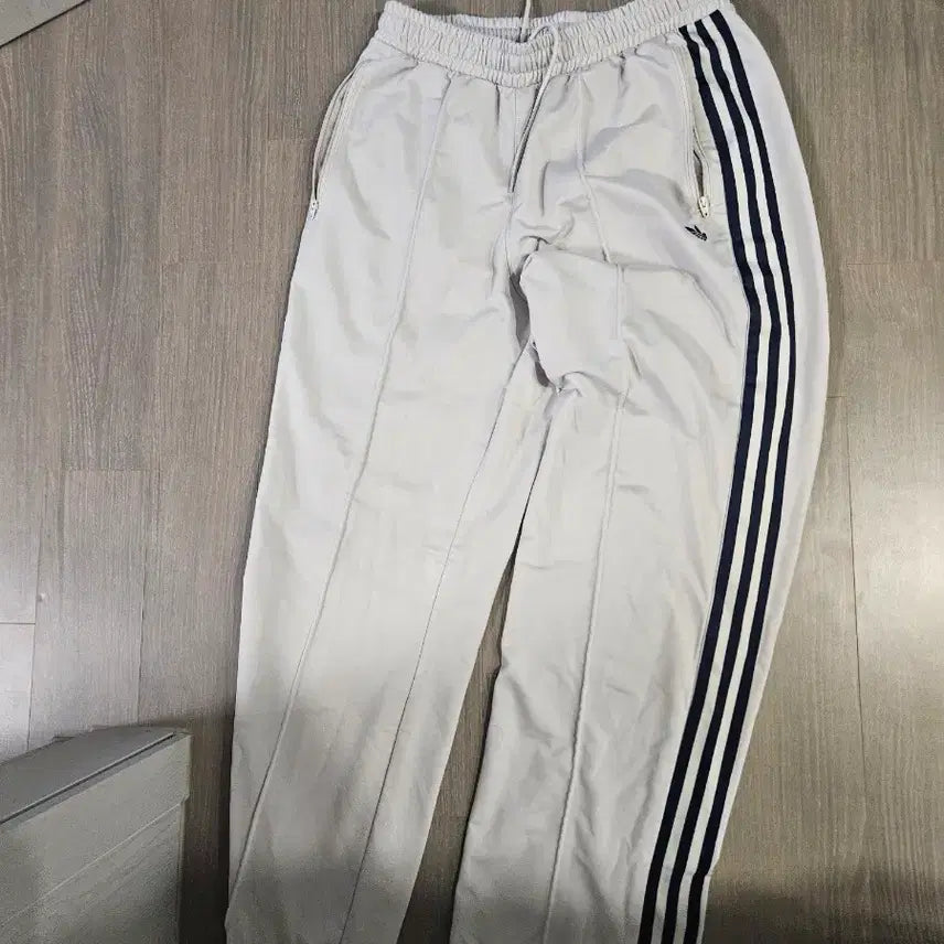 [BUNJANG] Adidas 3-Stripes Training Pants - Ivory / 아디다스 삼선 트레이닝 바지 아이보리