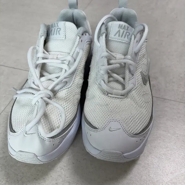 [BUNJANG] Nike Women's Air Max AP Pure Platinum White / 나이키 우먼스 에어맥스 AP 화이트 퓨어 플래티넘240
