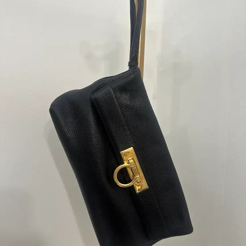 [BUNJANG] Salvatore Ferragamo Leather Clutch Bag 30cm / 정품 페라가모 클러치 가방 가로30