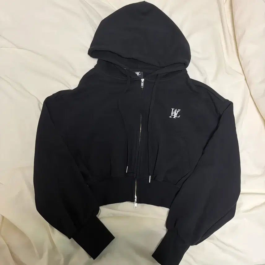 [BUNJANG] Wooalong Signature Crop Hoodie Zip-Up Black XS / 우알롱 시그니처 크롭 후드집업
