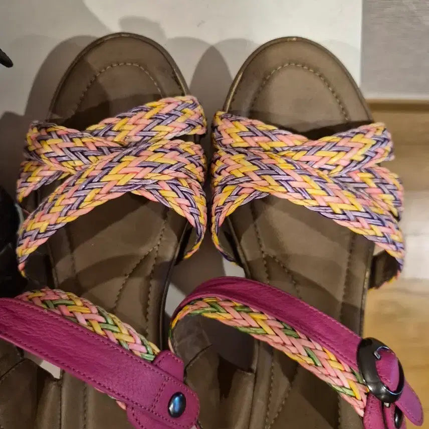 [BUNJANG] Colorful Twisted Strap Sandals / 컬러풀 꼬임 스트랩 샌들
