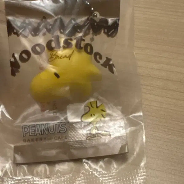 [BUNJANG] Snoopy Woodstock Bread Keychain (Sealed) / 스누피 우드스탁 스퀴시 키링 미개봉