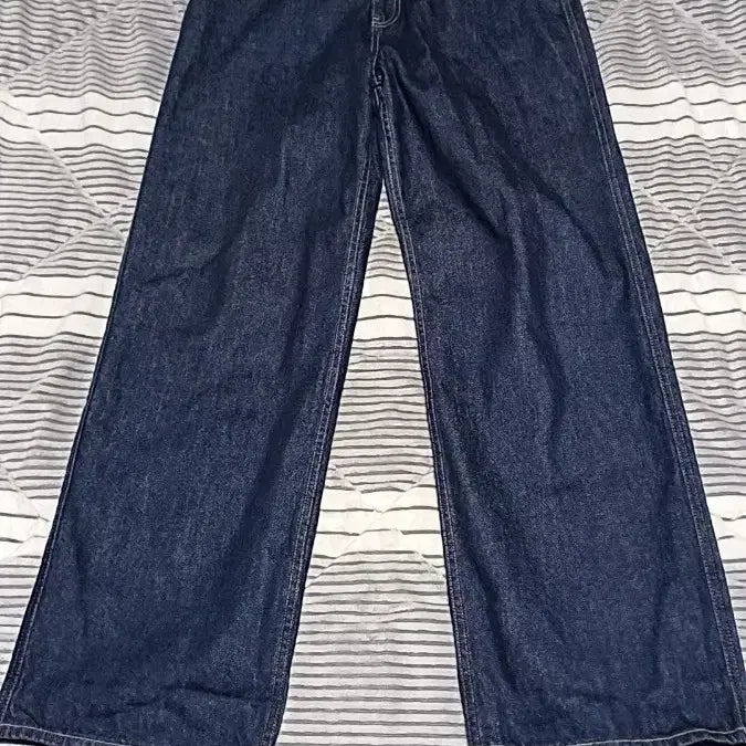 [BUNJANG] Uniqlo Wide Leg Jeans (32" Waist, 106cm Length) / 유니클로 와이드청바지 실측32인치 기장106