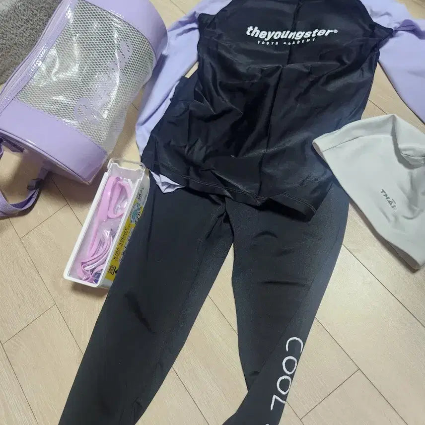 [BUNJANG] Girls' Swimwear Set (Top: 140, Bottoms: 130) / 여아 수영복세트