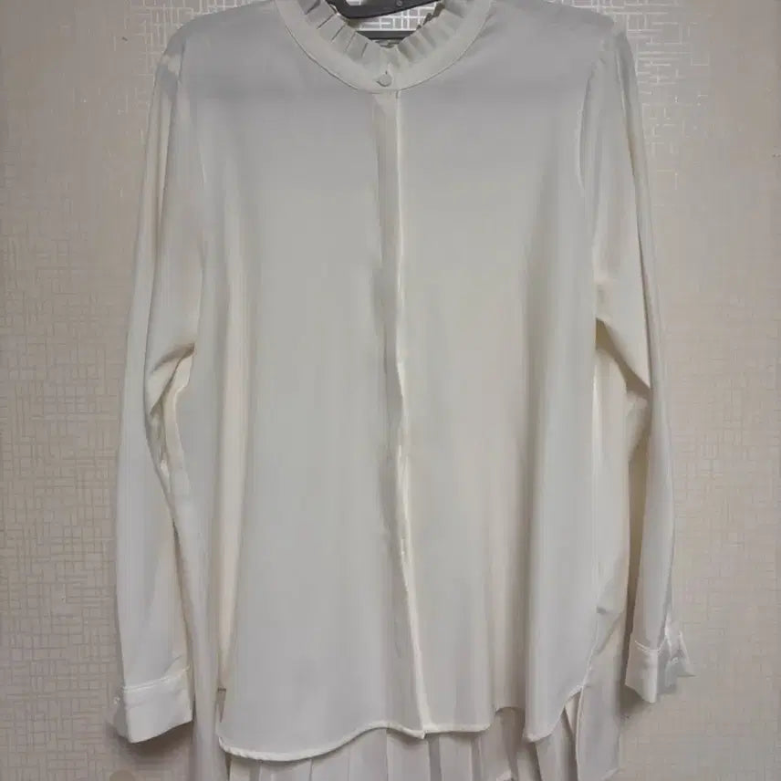 [BUNJANG] White Frill Detail Blouse / 블라우스