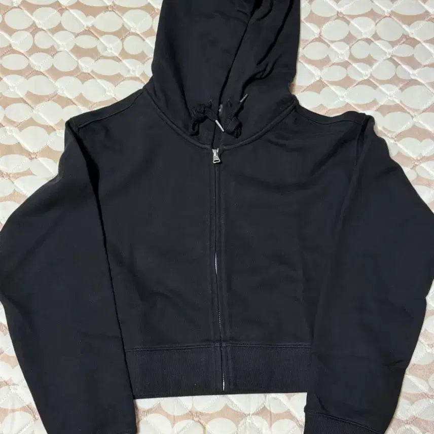 [BUNJANG] Musinsa Standard Crop Hoodie Zip-up (Black, XS) / 무신사스탠다드 크롭 후드집업(블랙xs)