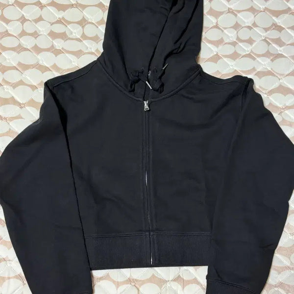 [BUNJANG] Musinsa Standard Crop Hoodie Zip-up (Black, XS) / 무신사스탠다드 크롭 후드집업(블랙xs)