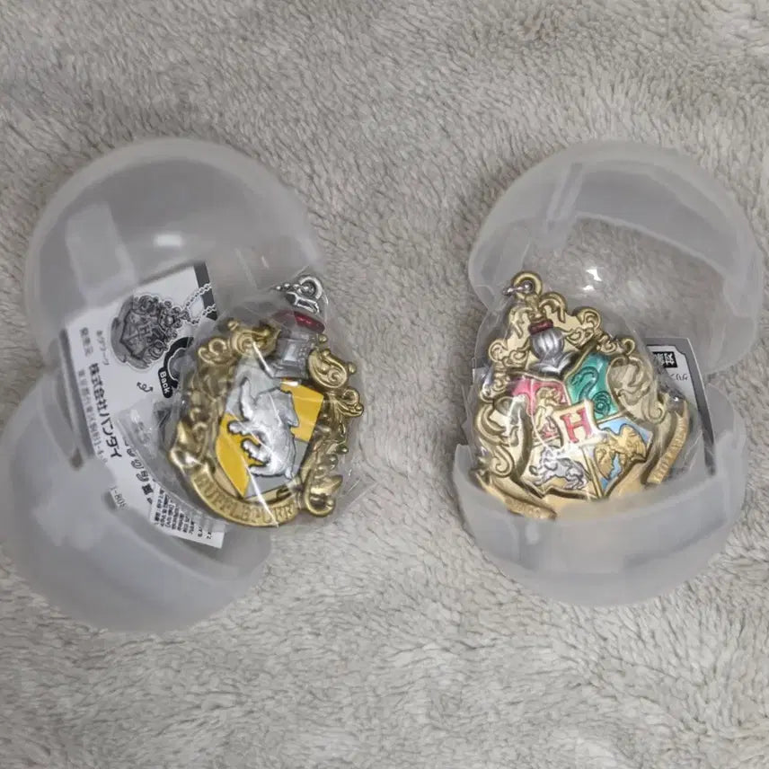 [BUNJANG] Bandai Harry Potter House Emblem Mirror Keychain Gacha Hufflepuff / 반다이 해리포터 기숙사 앰블럼 미러 거울 키링 가챠 후플푸프 호그와트