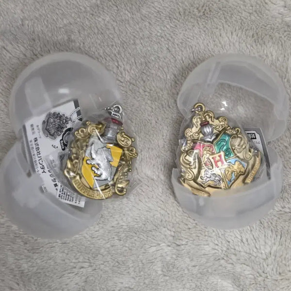 [BUNJANG] Bandai Harry Potter House Emblem Mirror Keychain Gacha Hufflepuff / 반다이 해리포터 기숙사 앰블럼 미러 거울 키링 가챠 후플푸프 호그와트