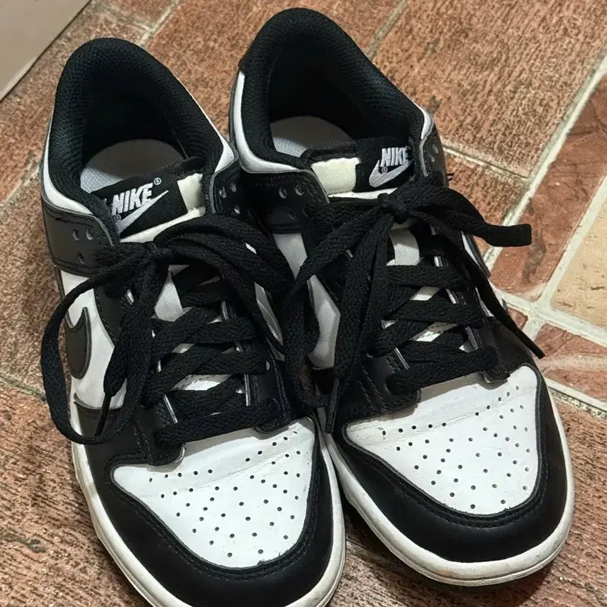 [BUNJANG] Nike Dunk Low "Orca" Sneakers / 나이키 덩크로우 범고래 운동화