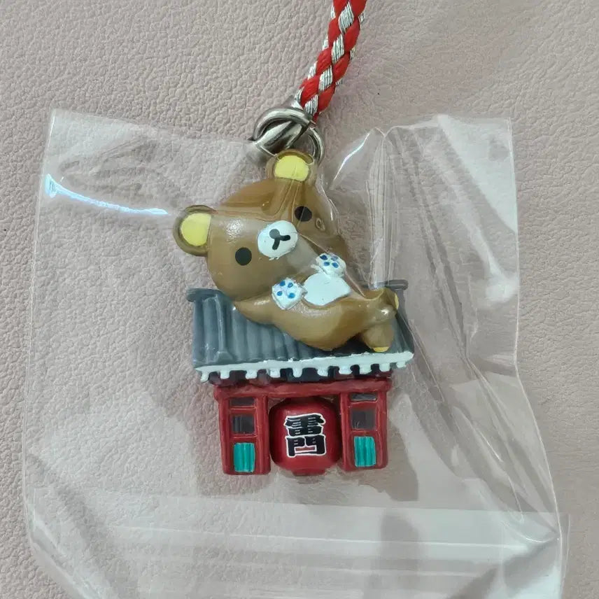 [BUNJANG] Rilakkuma Keychain with Red and White Twisted Strap / 리락쿠마 키링