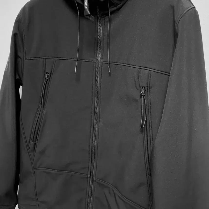 [BUNJANG] CP Company Black Hooded Softshell Jacket / 씨피컴퍼니 블랙 후드 소프트쉘 자켓