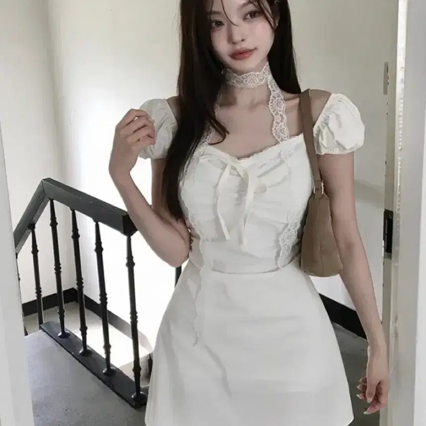 [BUNJANG] Attirance Lace Puff Mini Dress / 레이스 미니 원피스 /아뜨랑스리리앤코히니크워너비뮤즈베니토가나다란하비언니