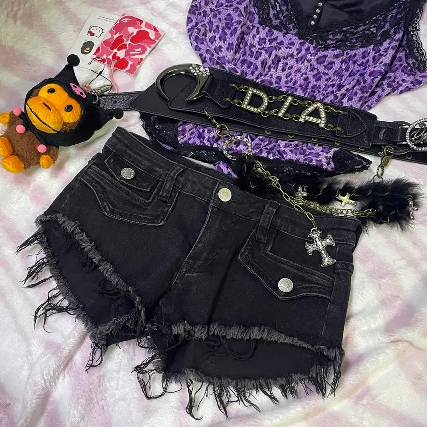 [BUNJANG] D.I.A Black Denim Low-Rise Shorts / d.i.a 다이아 컷팅 블랙 데님 숏츠  흑청 갸루 로우라이즈 팬츠