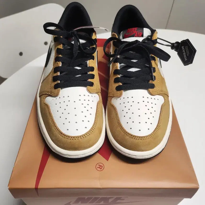 [BUNJANG] Nike Jordan 1 Low OG Sail and Golden Harvest / 나이키 조던1 로우 og 세일 앤 골든 하베스트