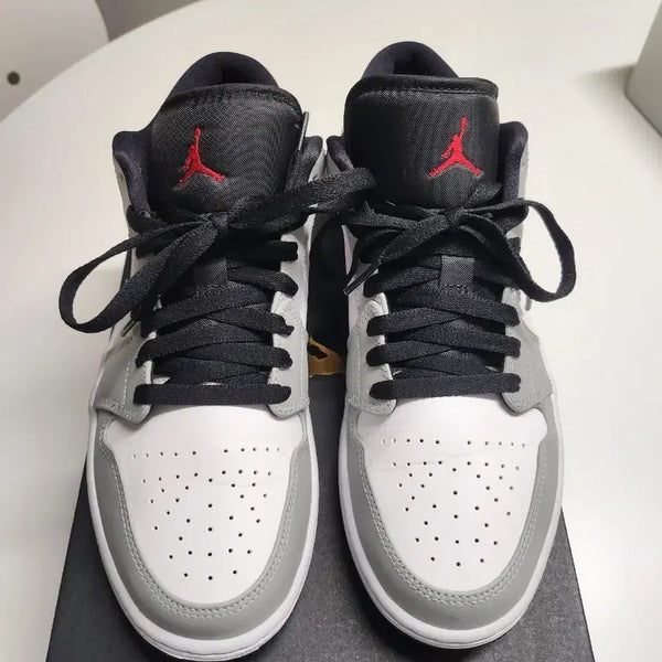 [BUNJANG] Air Jordan 1 Low Light Smoke Grey Sneakers (275mm) / 조던1 로우 라이트 스모크 그레이 275