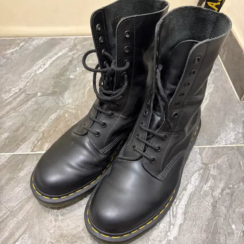 [BUNJANG] Dr. Martens 1490 10-Eye Smooth Leather Boots Black 270 / 닥터마틴 1490 10홀 스무스블랙 270