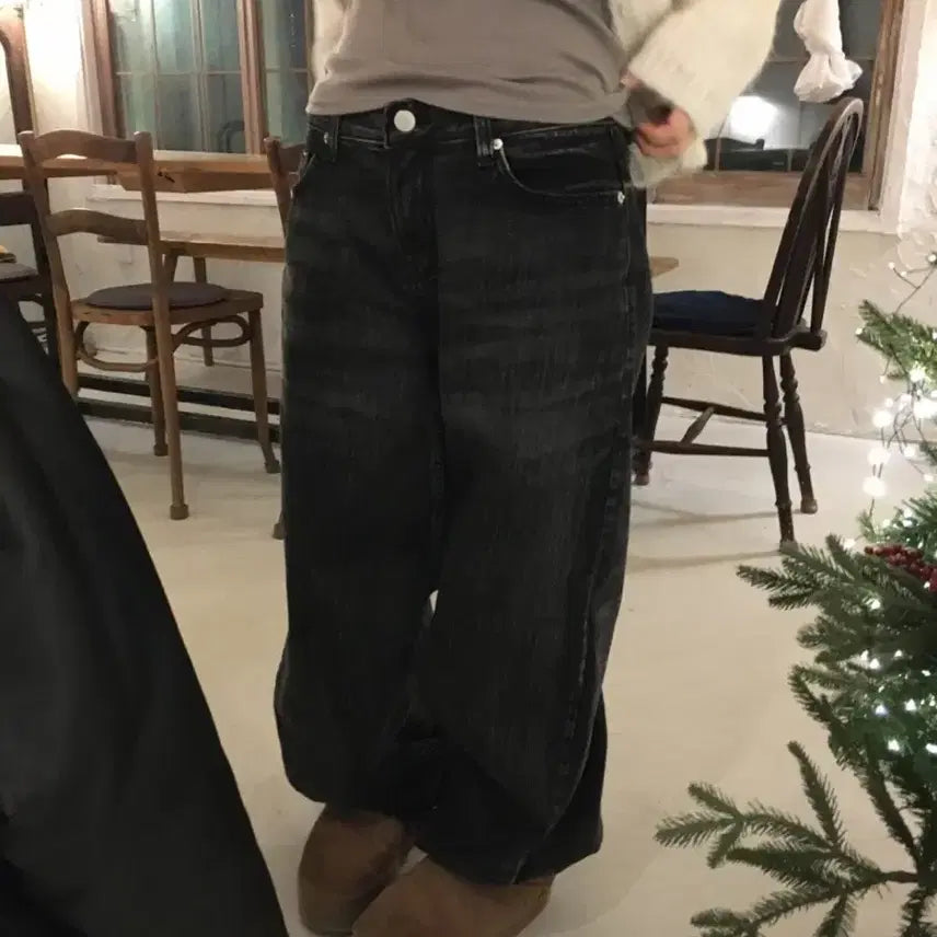 [BUNJANG] Our Cabinet Emma Low Wide Denim Pants / 새상품 아워캐비넷 emma low wide denim pants