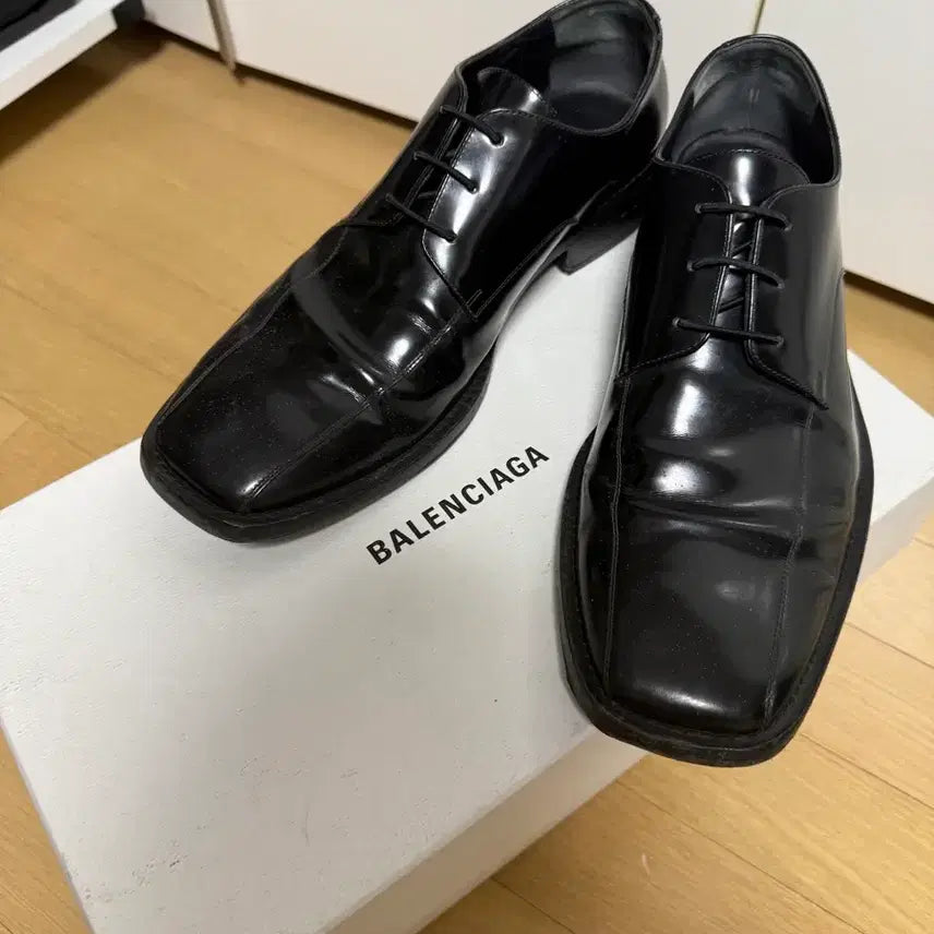 [BUNJANG] Balenciaga Square-toe Rim Derby Shoes / 발렌시아가 스퀘어토 림 더비 42