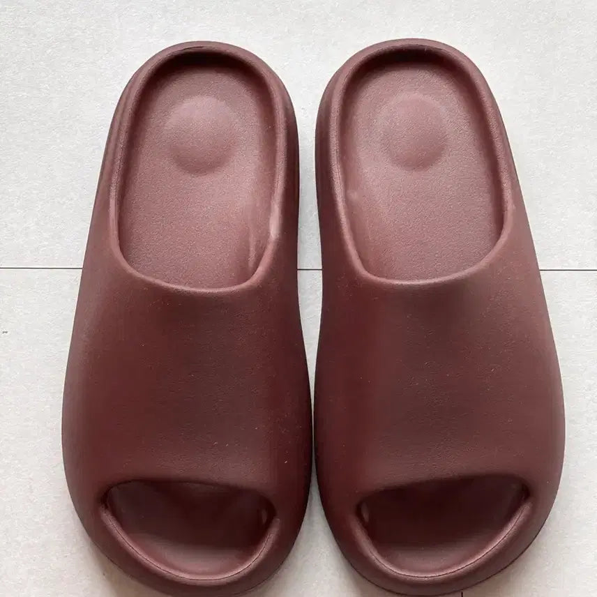 [BUNJANG] Yeezy YS-01 Slide Chocolate Brown / 이지 슬라이드 YS-01 Fudge 브라운 (US11/290)