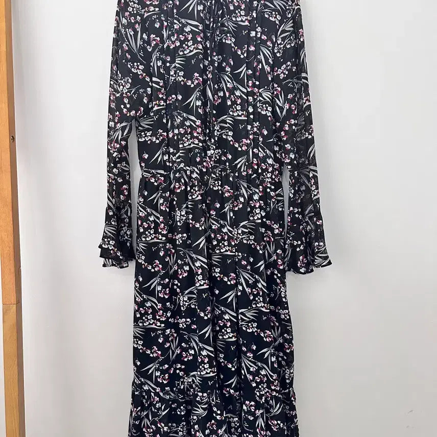 [BUNJANG] Le Shop Flower Pattern Long Dress Black / F]르샵 플라워 패턴 롱 원피스 블랙