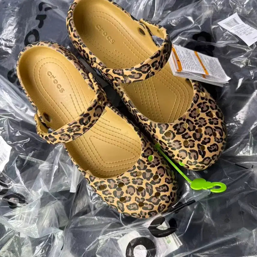[BUNJANG] Crocs Classic Ballet Flat Slides Sandals / 크록스 클래식 발레 플랫 슬리퍼 샌들