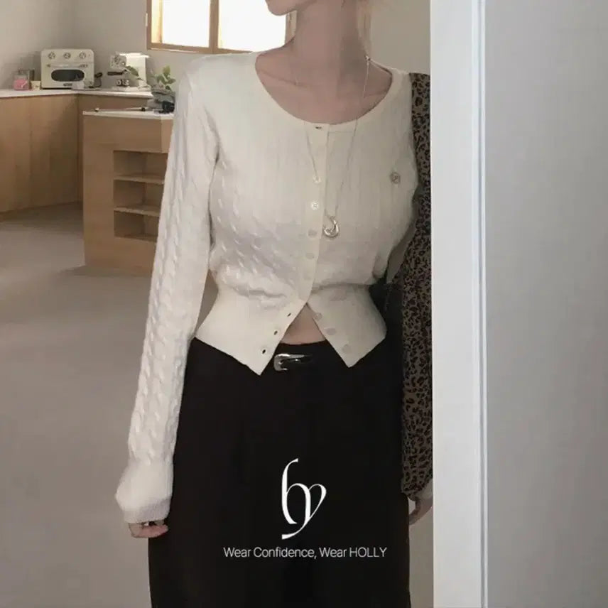 [BUNJANG] Holy Made Lauren Cable Knit Cardigan - Ivory / 홀리 made 로렌 꽈배기 잘록 가디건니트 아이보리