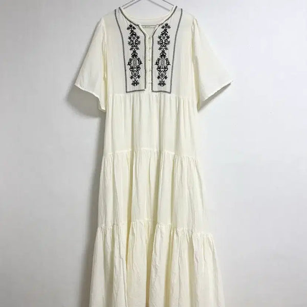 [BUNJANG] Bab Embroidered Pattern Cream Long Dress / 자수패턴 크림드레스