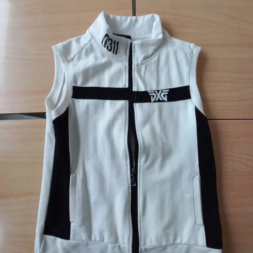 [BUNJANG] PXG White Black Golf Vest / PXG 화이트 블랙 골프 베스트
