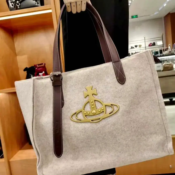 [BUNJANG] Vivienne Westwood Beige Large Tote Bag with Gold Hardware / 비비안웨스트우드 클러치백 토트백 베이지 올 빅사이즈 금장