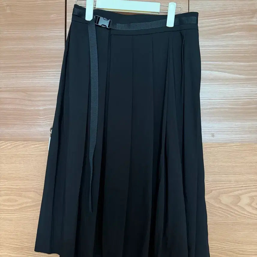 [BUNJANG] Shop Ore Belt Detail Pleated Skirt / 샵오레 벨트 디테일 플리츠 스커트