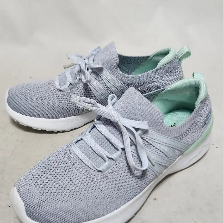 [BUNJANG] Skechers Women's Knit Sneakers Sky Blue / 245 스케쳐스 여성용 니트 운동화 하늘색