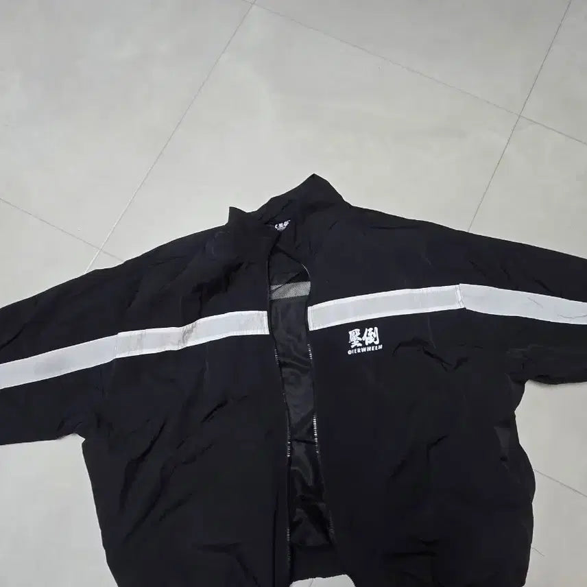 [BUNJANG] Apdo Windbreaker L / 압도 바람막이 L  팝니다