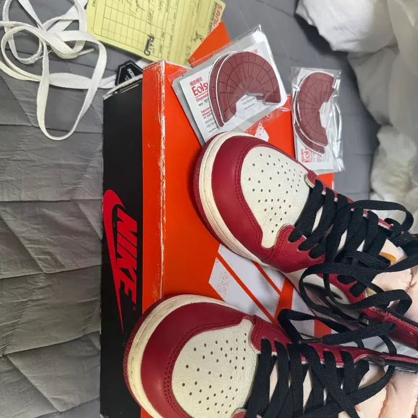 [BUNJANG] Air Jordan 1 Retro High OG Chicago 2022 / 조던1 레트로 하이 OG 시카고 2022 260