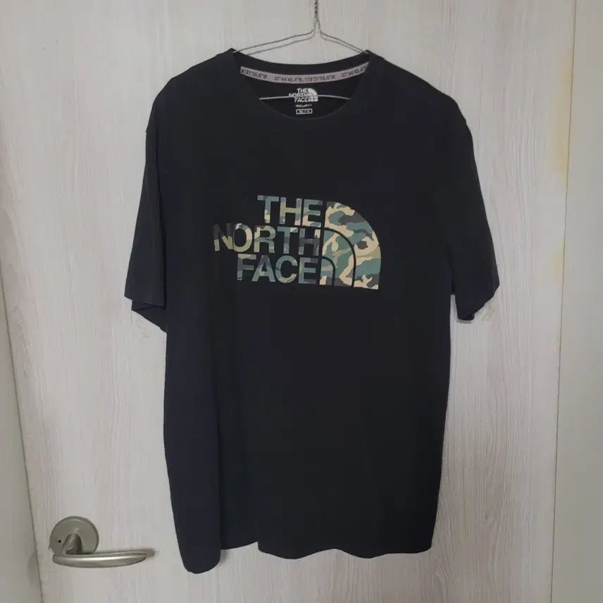 [BUNJANG] The North Face Camo Short Sleeve T-Shirt Black / 노스페이스 카모 반팔티 블랙