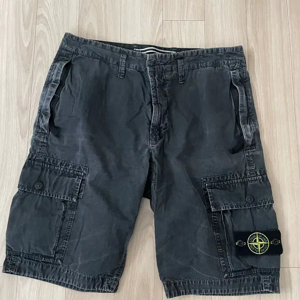 [BUNJANG] Stone Island Black Cargo Shorts Size 30 / 스톤아일랜드 블랙 카고 반바지 30