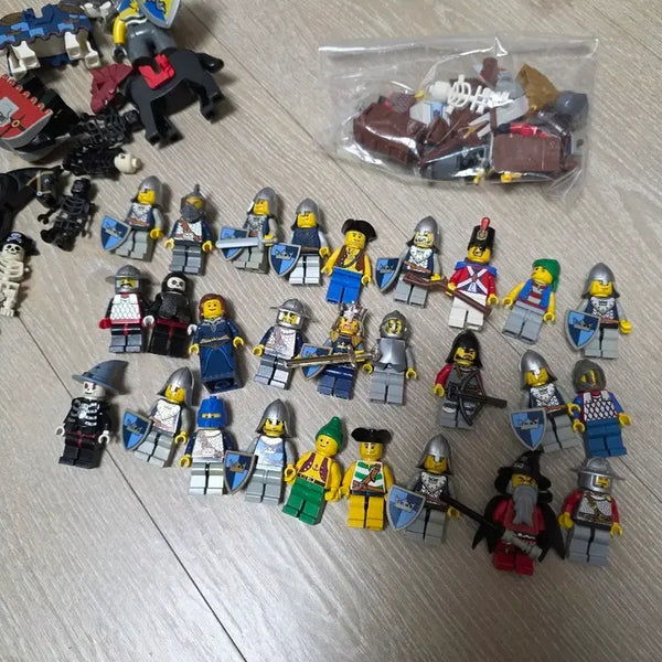 [BUNJANG] LEGO Castle Minifigure Knights & Skeletons Bundle Set / 레고 캐슬 미니피겨 기사 해골 일괄