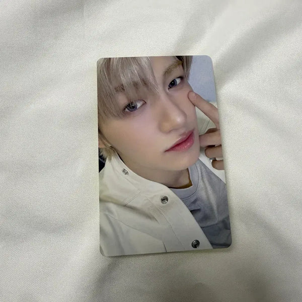 [BUNJANG] TWS Mini 5th Album Japan Universal Music Japan Lucky Draw Jihoon Photocard / 투어스 미니5집 일본 유니버셜 재팬 럭키드로우 지훈 럭드 포카