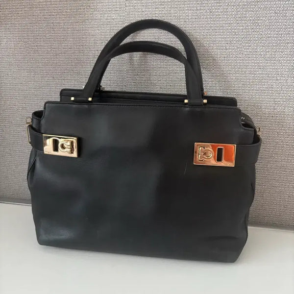 [BUNJANG] Salvatore Ferragamo Black Leather Tote Bag / 페라가모 블랙 토트백 가방