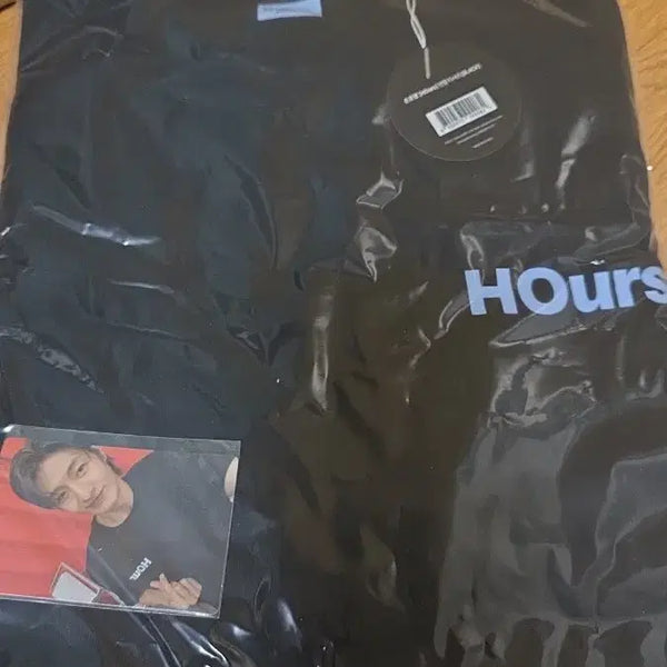 [BUNJANG] Son Ho Young Hours Black T-Shirt / 손호영 Hours 티셔츠