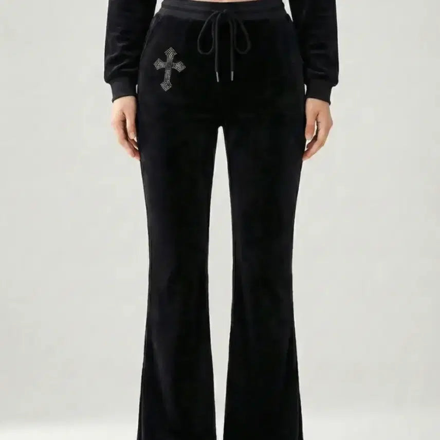 [BUNJANG] Ablley Velvet Cubic Semi-Low Rise Bootcut Training Pants / 에이블리 벨벳 크로스 큐빅 세미로우라이즈 부츠컷 트레이닝 팬츠