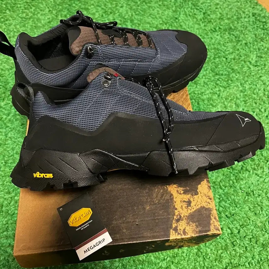 [BUNJANG] ROA Hiking Katharina Low Top Hiking Shoes Blue Black Ripstop Nylon / 로아하이킹 카타리나 블루 블랙